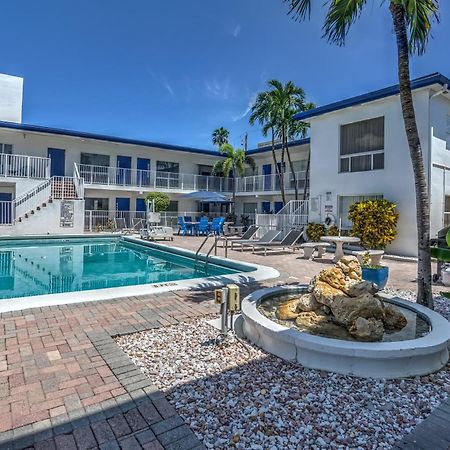 Blue Strawberry By The Sea Hotel Lauderdale-by-the-Sea Exterior photo