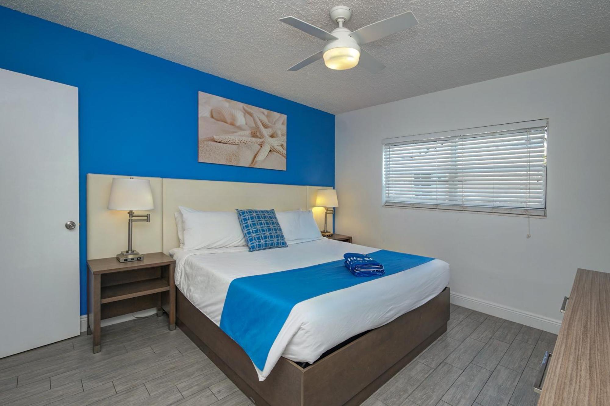 Blue Strawberry By The Sea Hotel Lauderdale-by-the-Sea Exterior photo