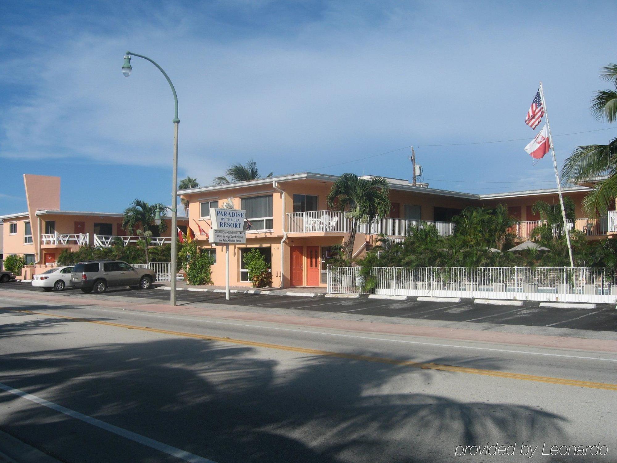 Blue Strawberry By The Sea Hotel Lauderdale-by-the-Sea Exterior photo