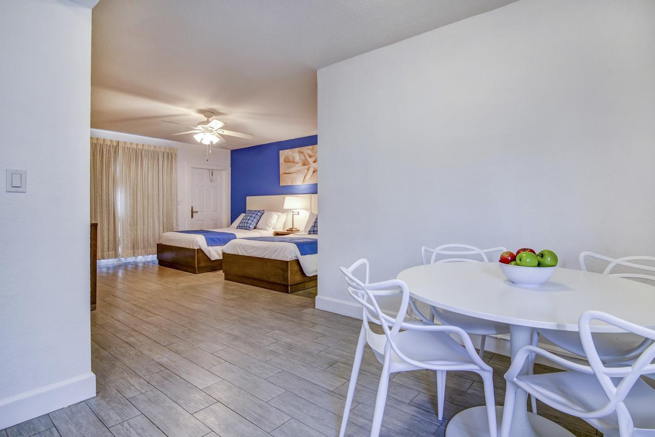 Blue Strawberry By The Sea Hotel Lauderdale-by-the-Sea Exterior photo