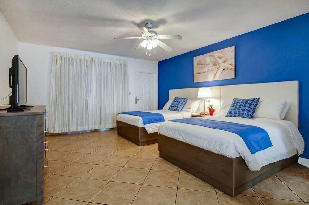 Blue Strawberry By The Sea Hotel Lauderdale-by-the-Sea Exterior photo
