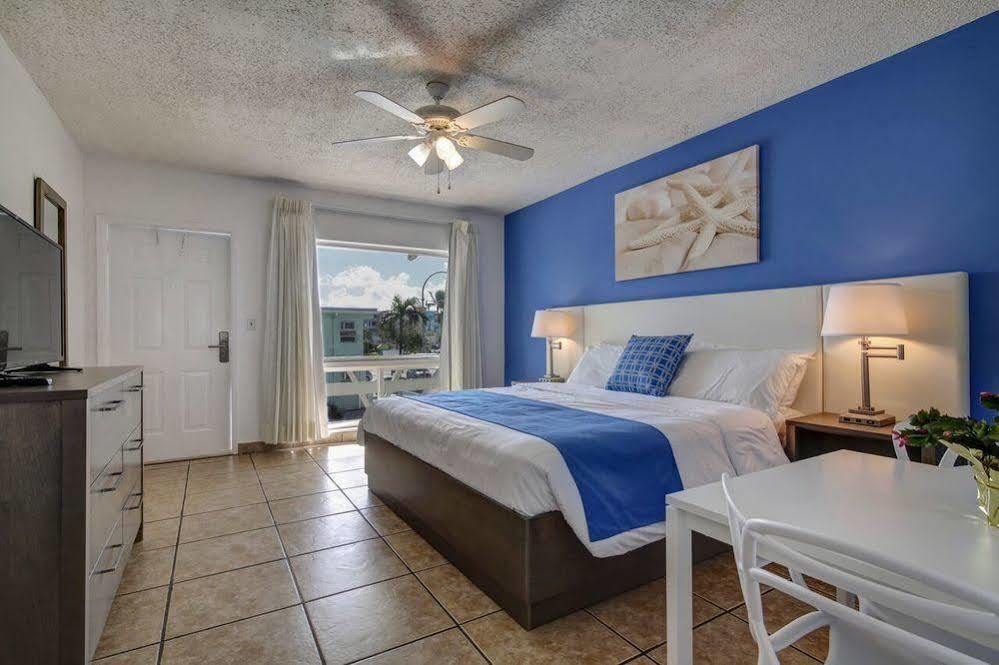Blue Strawberry By The Sea Hotel Lauderdale-by-the-Sea Exterior photo