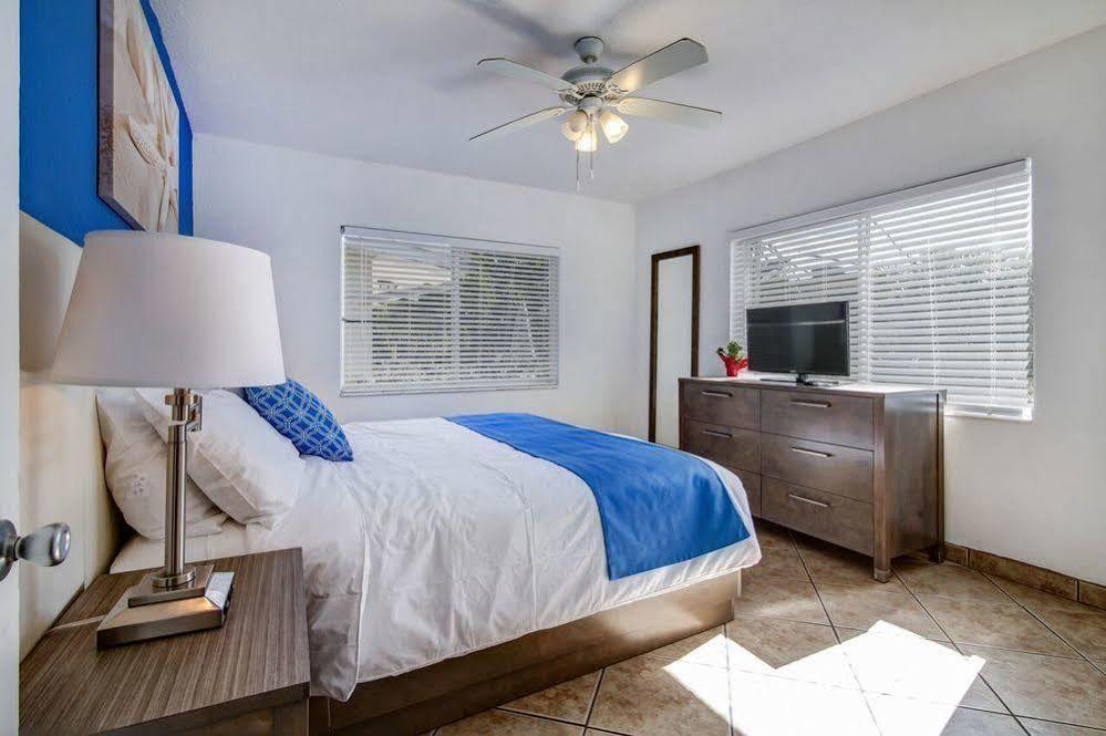 Blue Strawberry By The Sea Hotel Lauderdale-by-the-Sea Exterior photo