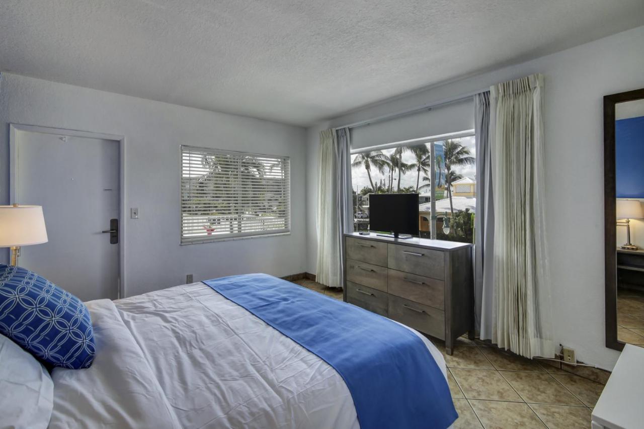 Blue Strawberry By The Sea Hotel Lauderdale-by-the-Sea Exterior photo