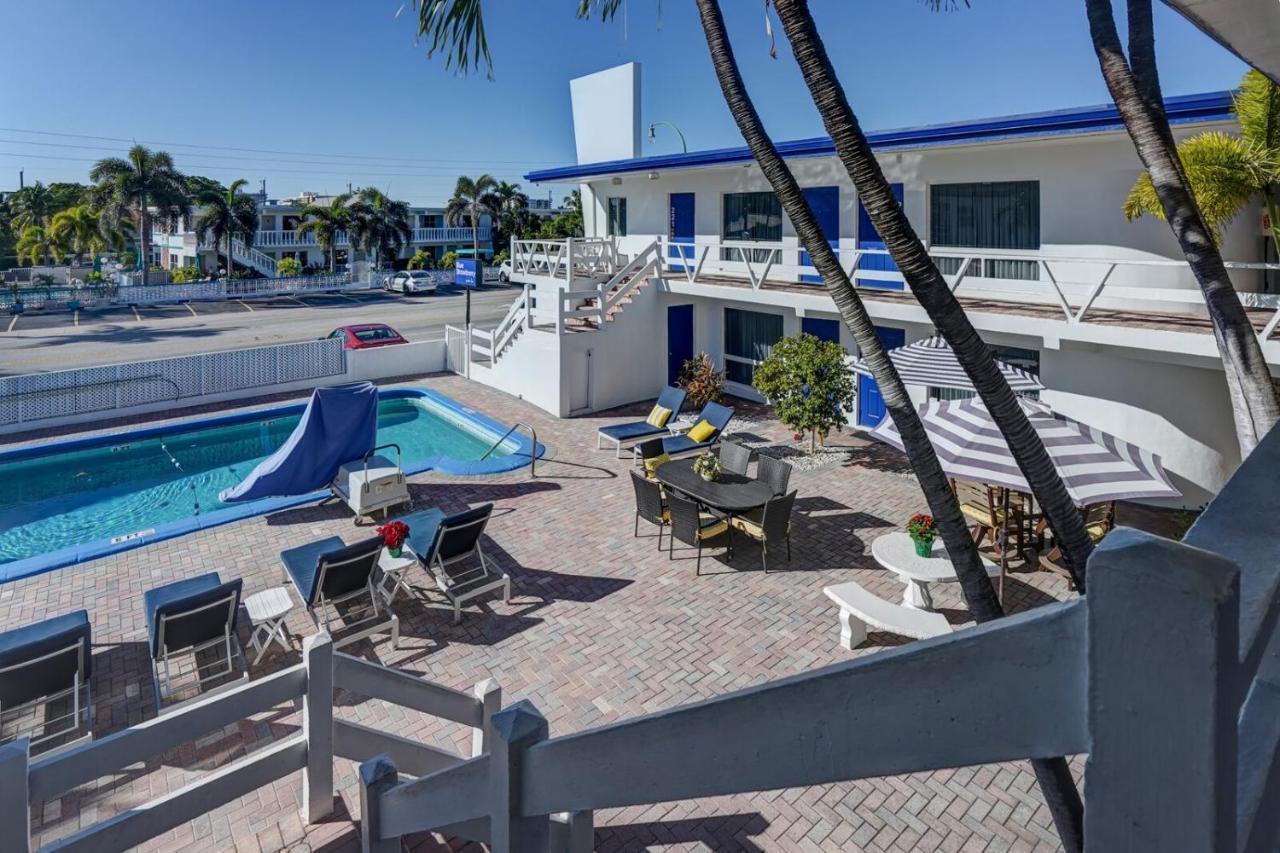 Blue Strawberry By The Sea Hotel Lauderdale-by-the-Sea Exterior photo